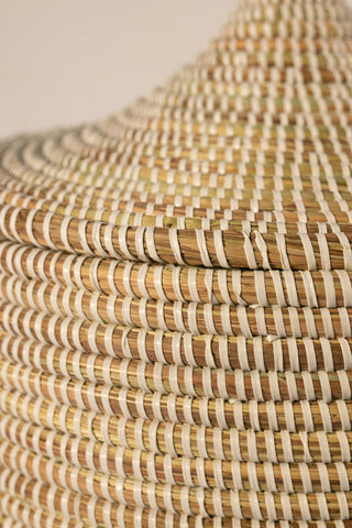 Afrikanischer Wäschekorb mit Deckel / Aufbewahrungskorb Pikine, geflochten aus Savannengras - für Bad und Wohnzimmer