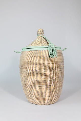 Afrikanischer Wäschekorb mit Deckel / Aufbewahrungskorb Ibel, geflochten aus Savannengras - für Bad und Wohnzimmer